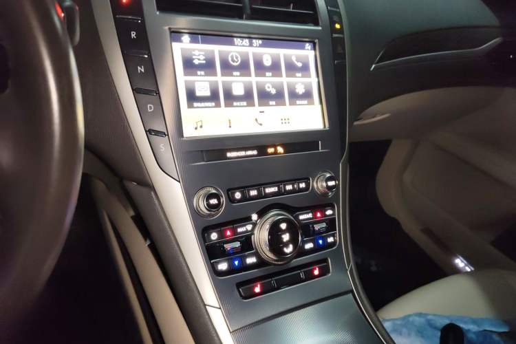 Used Lincoln MKZ 2019 2.0T Luxury Edition China VI Audio And AC Panel