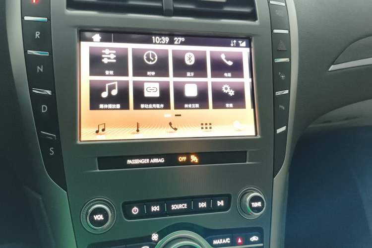 Used Lincoln MKZ 2019 2.0T Luxury Edition China VI Standard Audio And AC Panel
