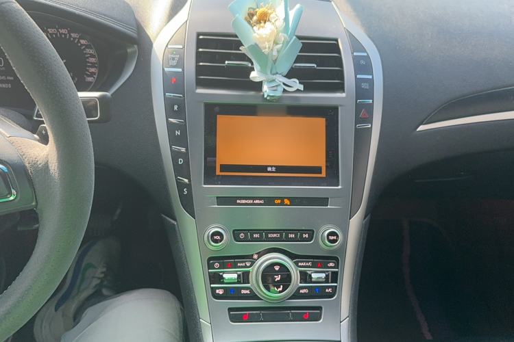 Used Lincoln MKZ 2019 2.0T Luxury Edition China VI Audio And AC Panel