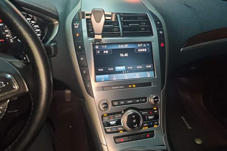 Used Lincoln MKZ 2019 2.0T Luxury Edition China VI Audio And AC Panel
