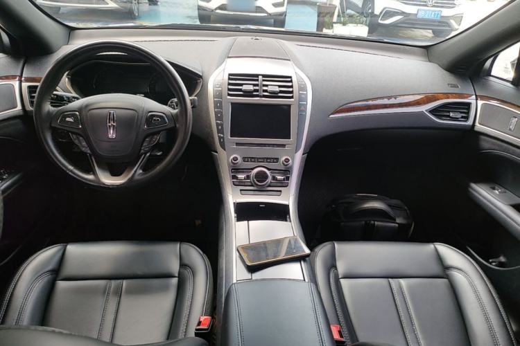 Used Lincoln MKZ 2019 2.0T Luxury Edition China VI Center Console