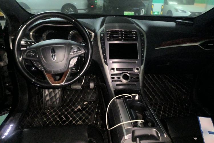 Used Lincoln MKZ 2019 2.0T Luxury Edition China VI Center Console