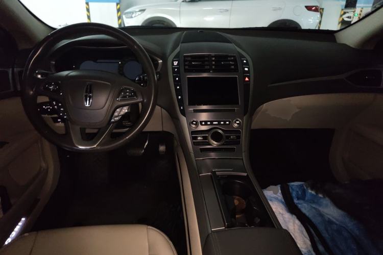 Used Lincoln MKZ 2019 2.0T Luxury Edition China VI Center Console