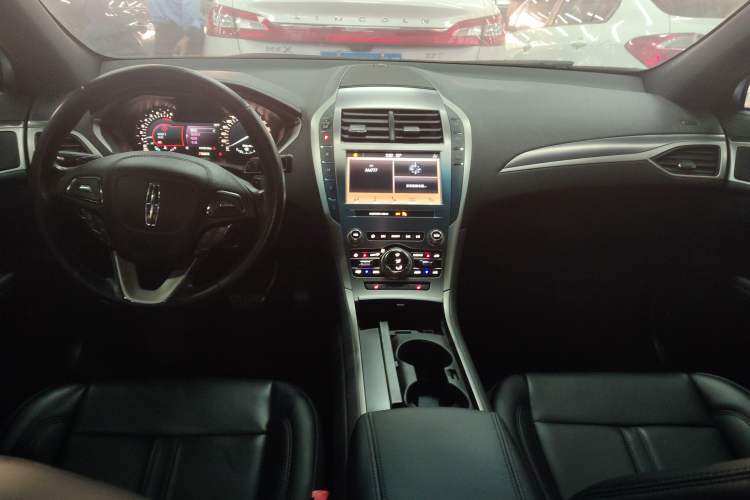 Used Lincoln MKZ 2019 2.0T Zunyue Edition China VI Standard Center Console