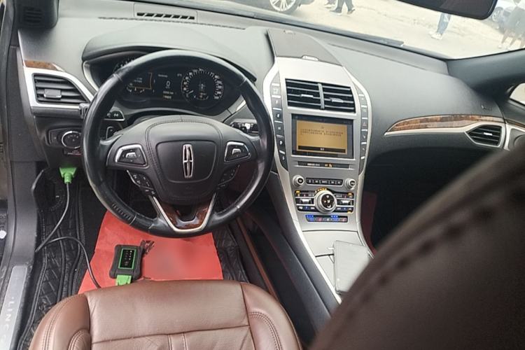 Used Lincoln MKZ 2019 2.0T Prestige Version China V Standard Center Console