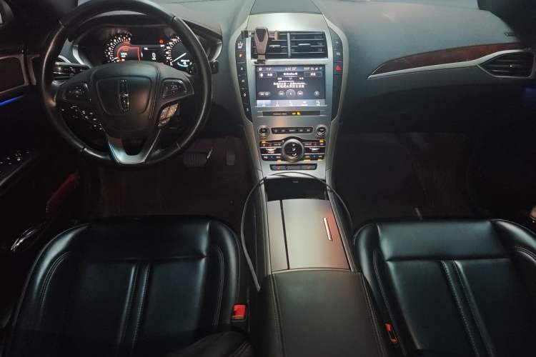 Used Lincoln MKZ 2019 2.0T Luxury Edition China VI Center Console