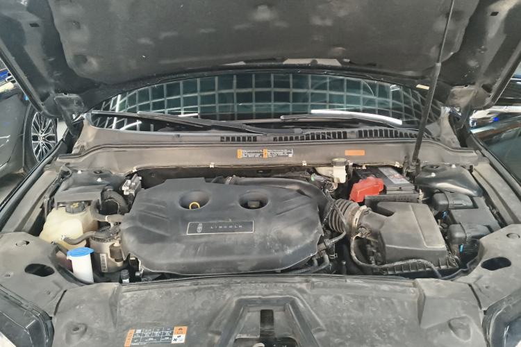 Used Lincoln MKZ 2019 2.0T Luxury Edition China VI Standard Engine Bay
