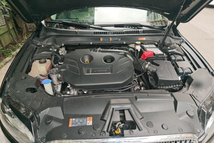 Used Lincoln MKZ 2019 2.0T Luxury Edition China VI Standard Engine Bay