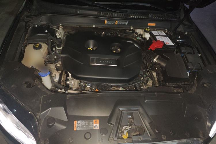Used Lincoln MKZ 2019 2.0T Luxury Edition China VI Standard Engine Bay