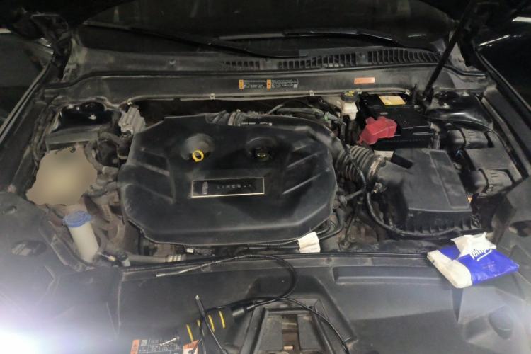 Used Lincoln MKZ 2019 2.0T Luxury Edition China VI Engine Bay