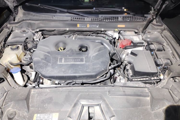 Used Lincoln MKZ 2019 2.0T Luxury Edition China VI Standard Engine Bay