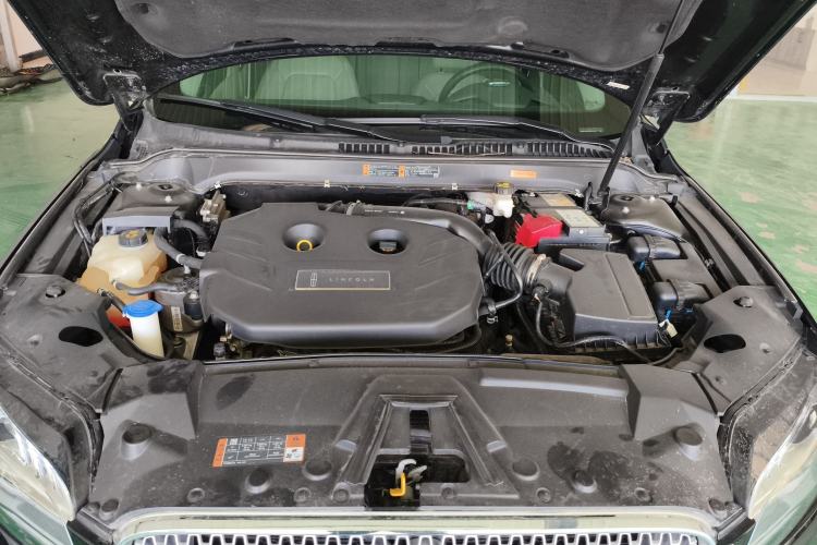 Used Lincoln MKZ 2019 2.0T Luxury Edition China VI Standard Engine Bay