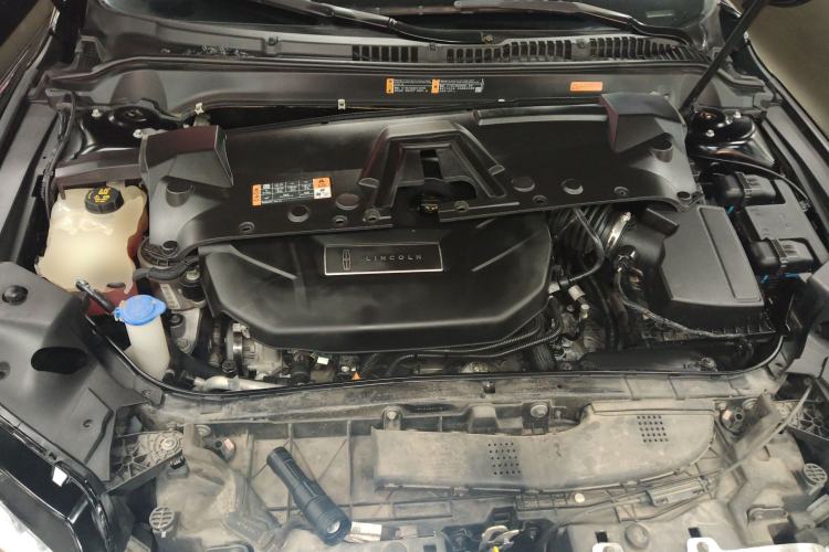 Used Lincoln MKZ 2019 2.0T Zunyue Edition China VI Standard Engine Bay