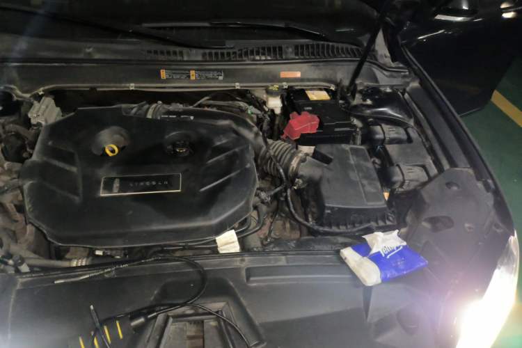 Used Lincoln MKZ 2019 2.0T Luxury Edition China VI Engine Bay Left