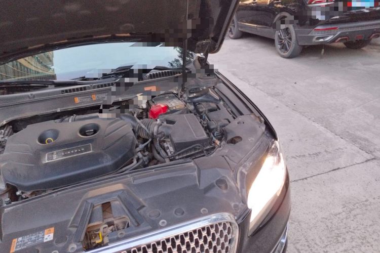Used Lincoln MKZ 2019 2.0T Luxury Edition China VI Engine Bay Left