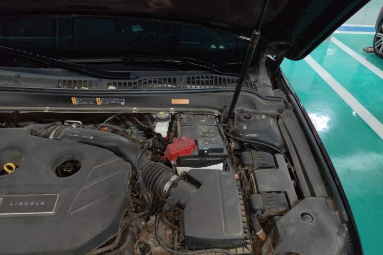 Used Lincoln MKZ 2019 2.0T Zunyue Edition China VI Standard Engine Bay Left