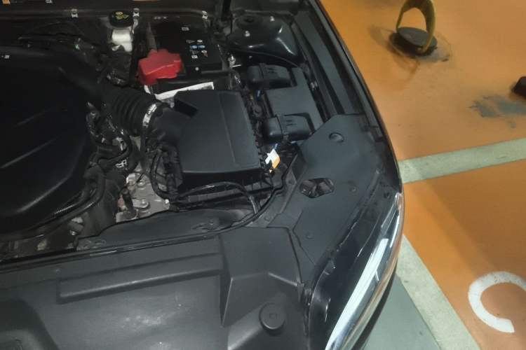 Used Lincoln MKZ 2019 2.0T Luxury Edition China VI Engine Bay Left