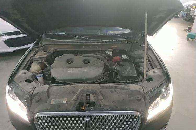 Used Lincoln MKZ 2019 2.0T Luxury Edition China VI Engine Bay