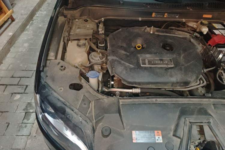 Used Lincoln MKZ 2019 2.0T Luxury Edition China VI Engine Bay Right