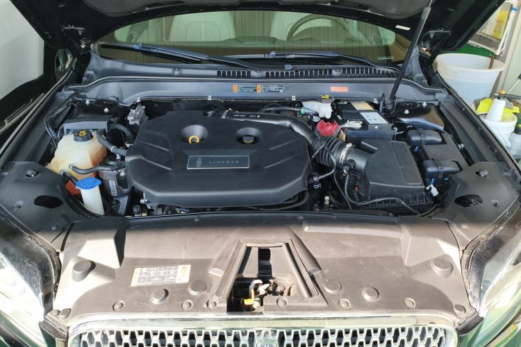 Used Lincoln MKZ 2019 2.0T Luxury Edition China VI Standard Engine Bay