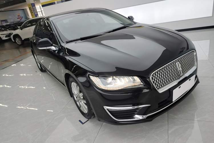 Used Lincoln MKZ 2019 2.0T Luxury Edition China VI Front Right 45 Deg