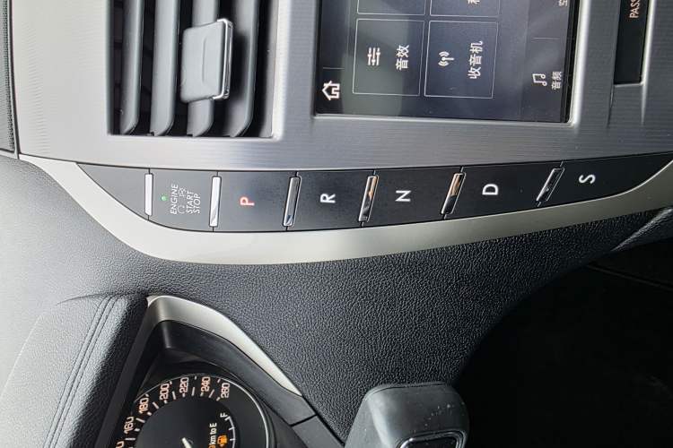Used Lincoln MKZ 2019 2.0T Luxury Edition China VI Gear Lever
