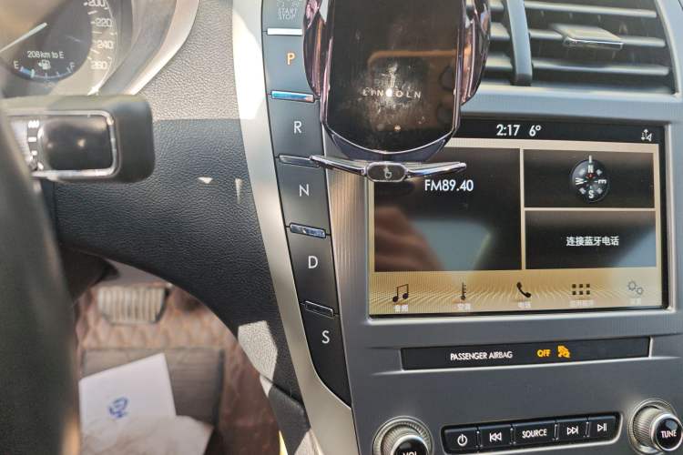 Used Lincoln MKZ 2019 2.0T Luxury Edition China VI Standard Gear Lever