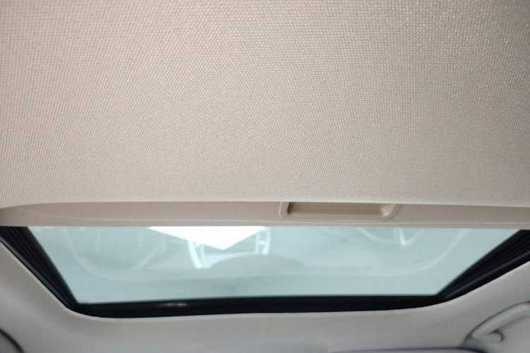 Used Lincoln MKZ 2019 2.0T Luxury Edition China VI Headliner
