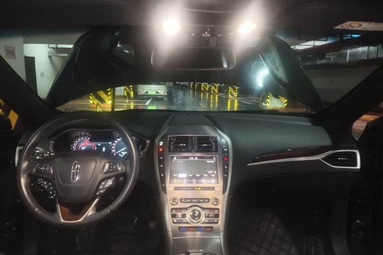 Used Lincoln MKZ 2019 2.0T Luxury Edition China VI Headliner