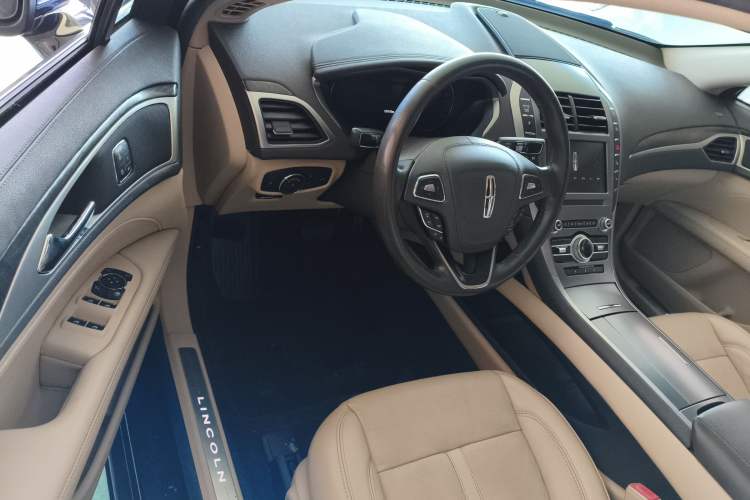 Used Lincoln MKZ 2019 2.0T Luxury Edition China VI Standard Interior 3