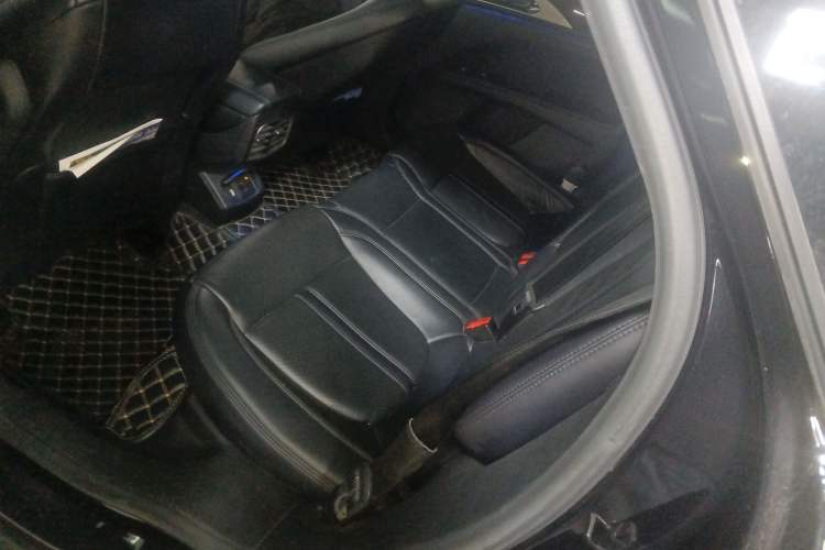 Used Lincoln MKZ 2019 2.0T Luxury Edition China VI Standard Left Rear Seat