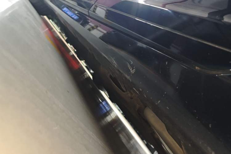 Used Lincoln MKZ 2019 2.0T Luxury Edition China VI Left Side Sill