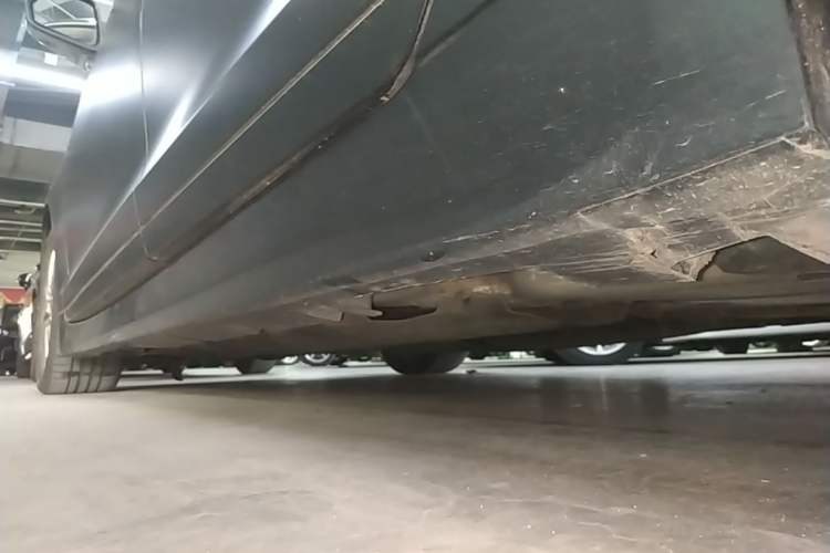 Used Lincoln MKZ 2019 2.0T Luxury Edition China VI Left Side Sill