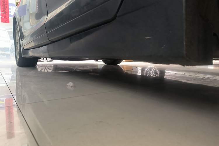 Used Lincoln MKZ 2019 2.0T Luxury Edition China VI Left Side Sill