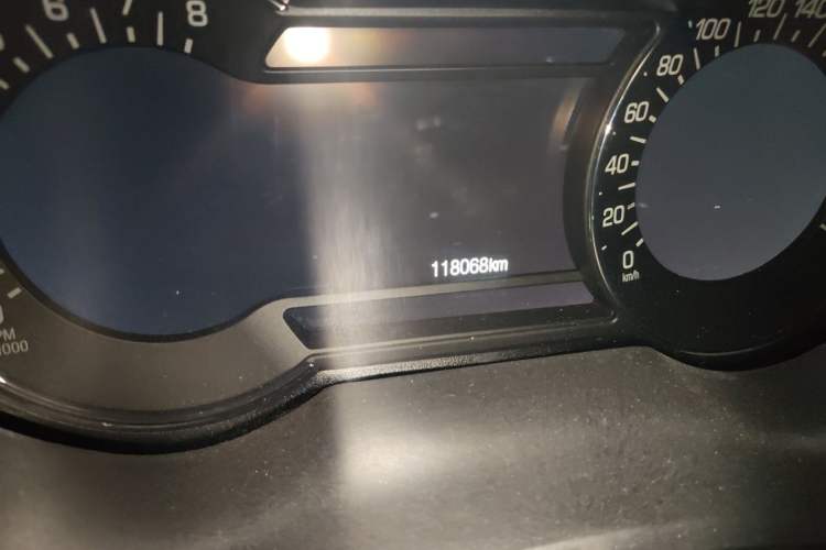 Used Lincoln MKZ 2019 2.0T Luxury Edition China VI Odometer Close Up