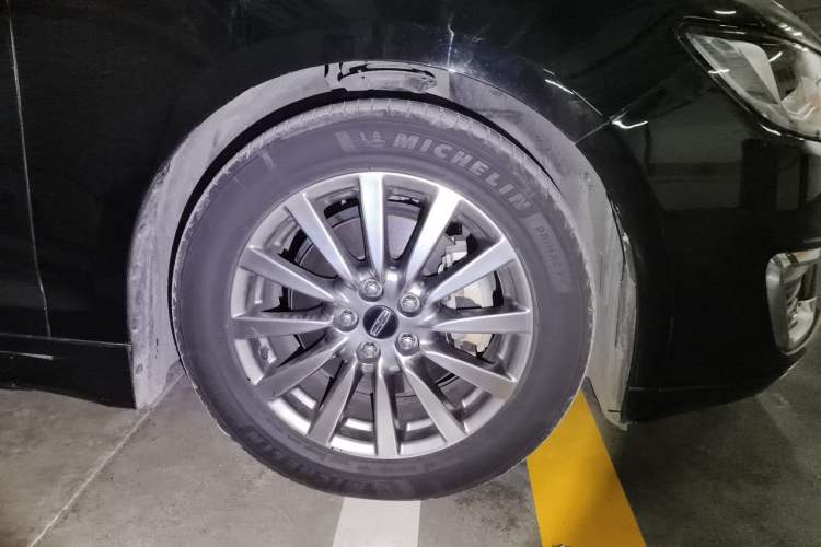 Used Lincoln MKZ 2019 2.0T Luxury Edition China VI Standard Right Front Wheel Hub