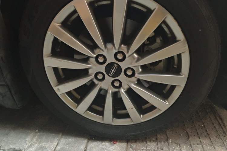 Used Lincoln MKZ 2019 2.0T Luxury Edition China VI Right Front Wheel Hub