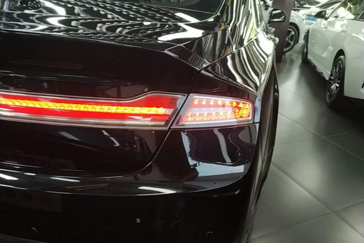 Used Lincoln MKZ 2019 2.0T Luxury Edition China VI Standard Right Rear Taillight