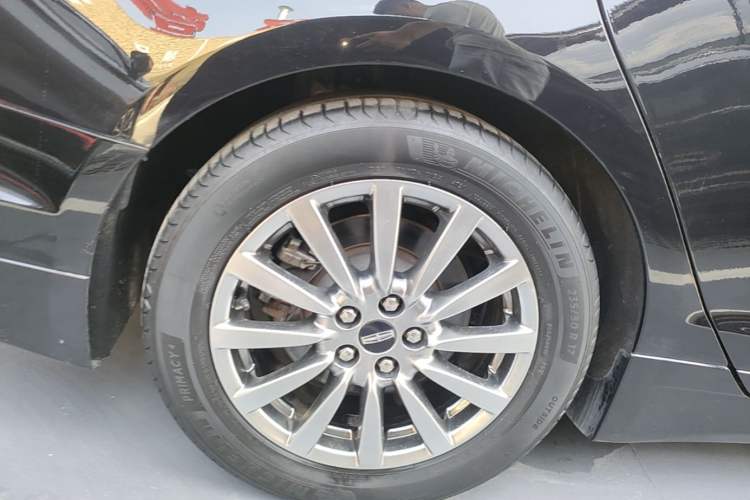 Used Lincoln MKZ 2019 2.0T Luxury Edition China VI Right Rear Wheel Hub