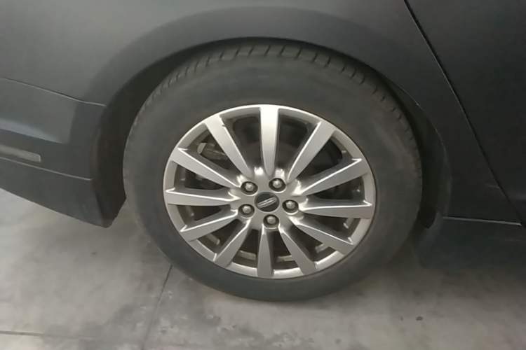 Used Lincoln MKZ 2019 2.0T Luxury Edition China VI Right Rear Wheel Hub