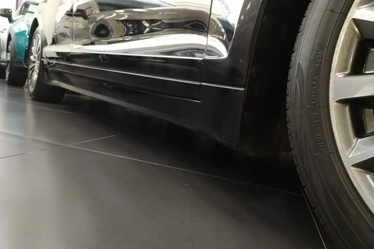 Used Lincoln MKZ 2019 2.0T Luxury Edition China VI Standard Right Side Sill