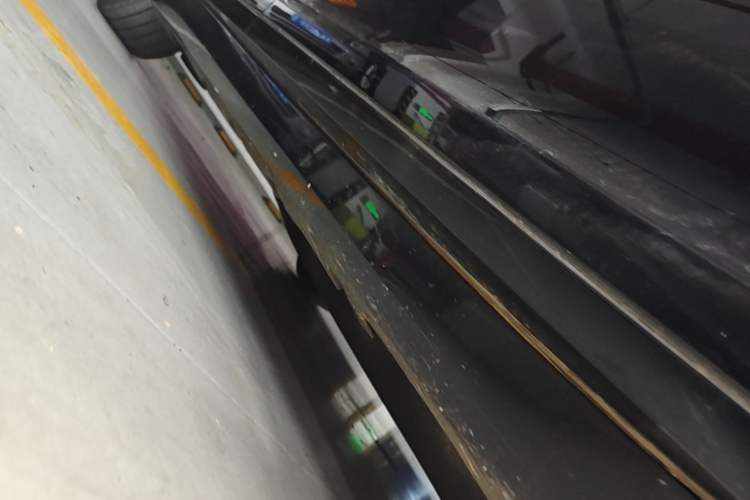 Used Lincoln MKZ 2019 2.0T Luxury Edition China VI Right Side Sill
