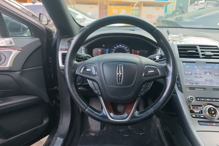 Used Lincoln MKZ 2019 2.0T Prestige Version China V Standard Steering Wheel