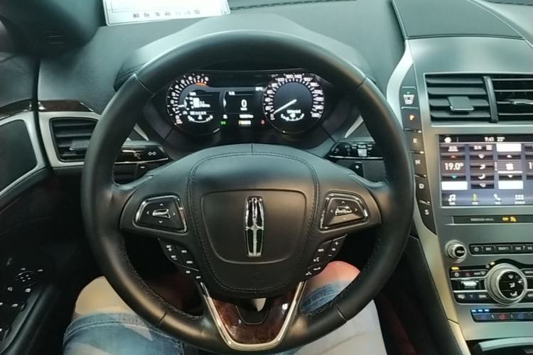 Used Lincoln MKZ 2019 2.0T Luxury Edition China VI Standard Steering Wheel