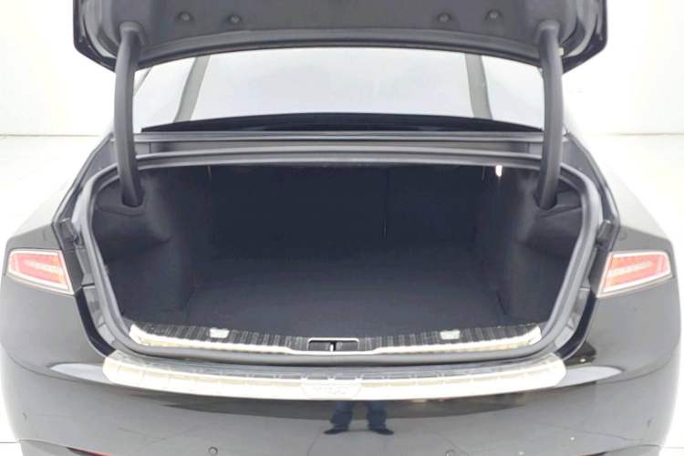 Used Lincoln MKZ 2019 2.0T Luxury Edition China VI Trunk