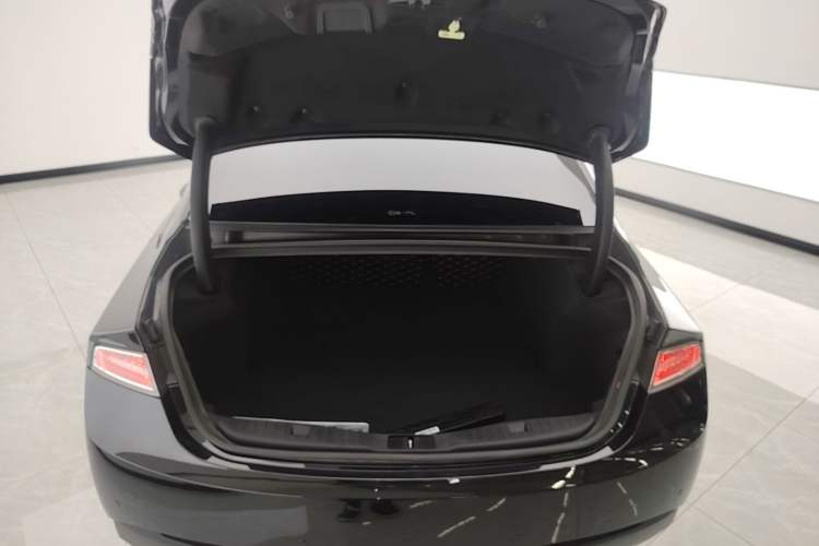 Used Lincoln MKZ 2019 2.0T Luxury Edition China VI Trunk