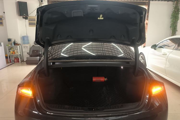 Used Lincoln MKZ 2019 2.0T Luxury Edition China VI Trunk