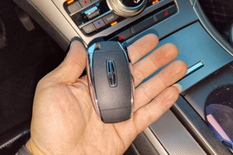 Used Lincoln MKZ 2019 2.0T Luxury Edition China VI Vehicle Key