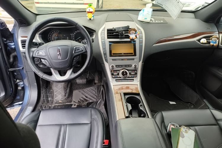 Used Lincoln MKZ 2019 2.0T Luxury Edition China VI Center Console