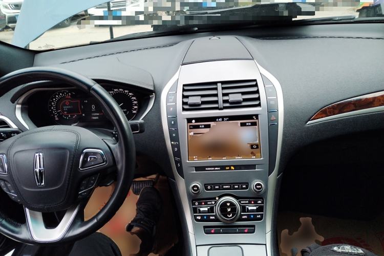 Used Lincoln MKZ 2019 2.0T Luxury Edition China VI Center Console